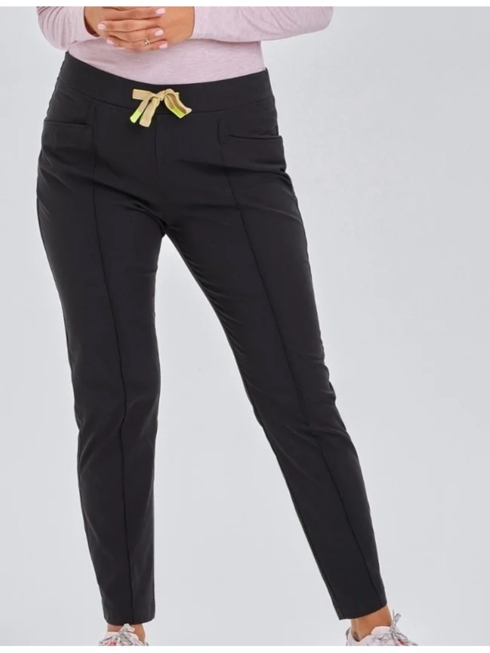 EUC! Women’s Medelita Pixel Black Tailored Scrub Ankle Pant